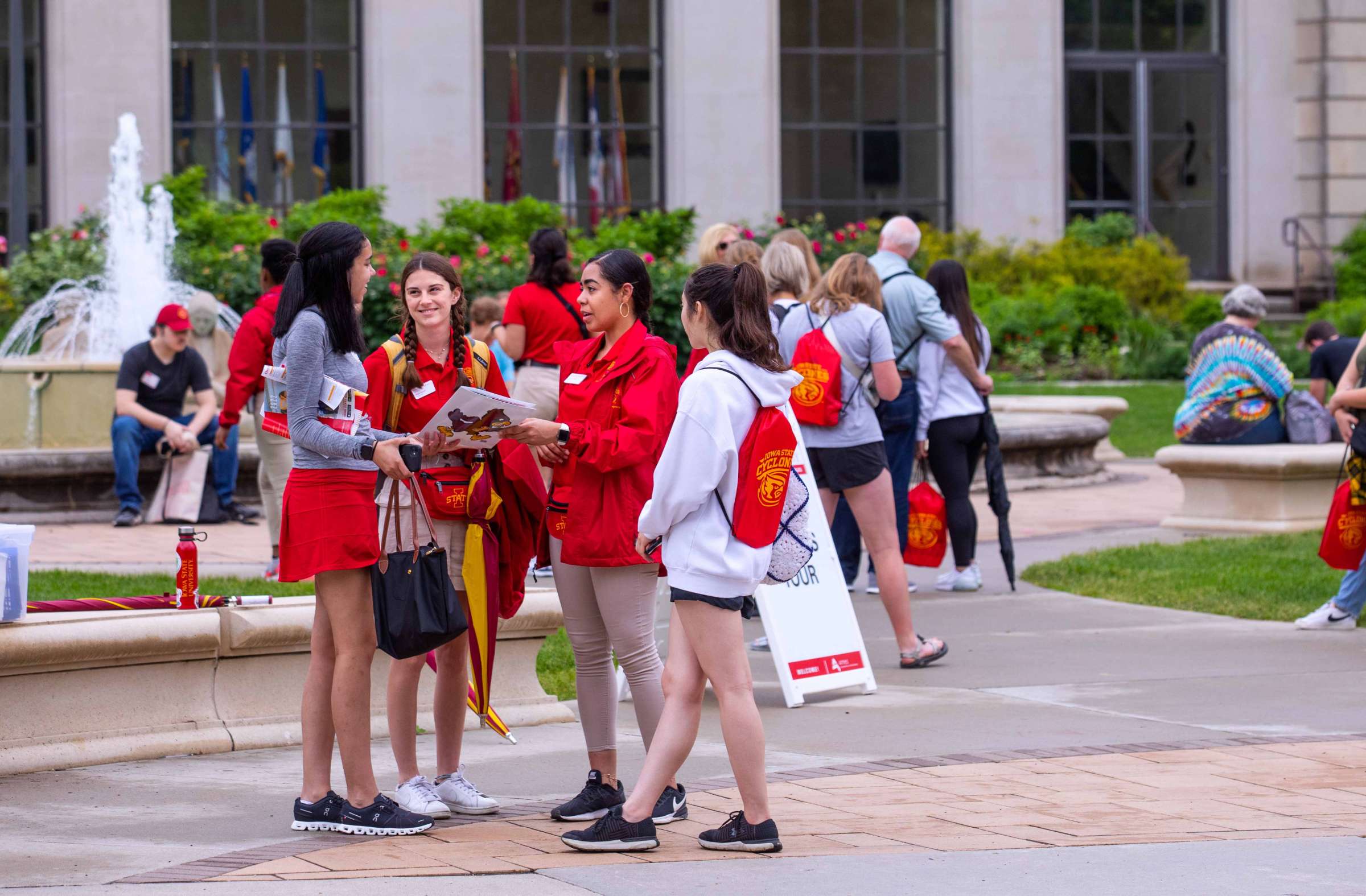 Cyclone Aides help new students and their family members during orientation.