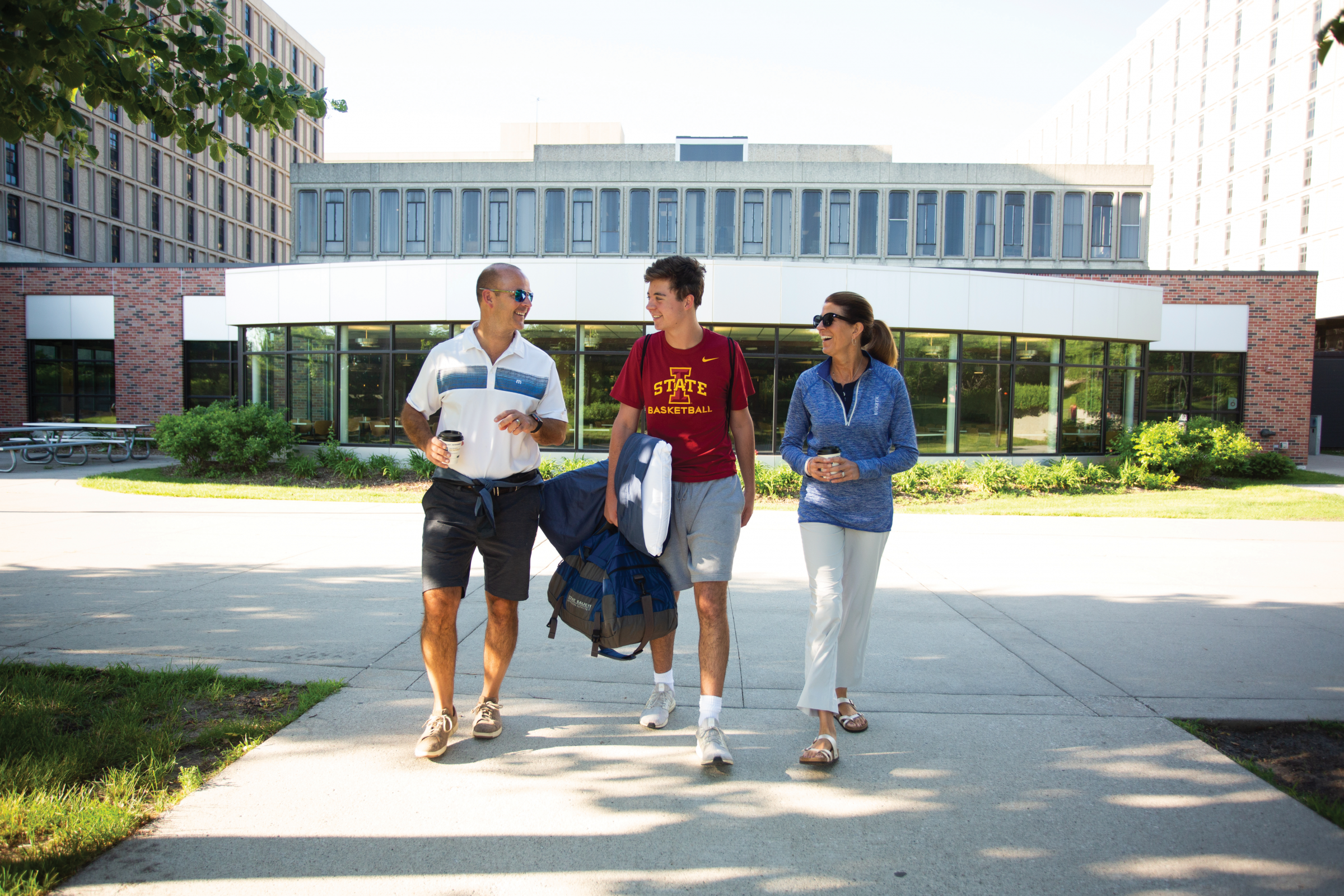 A family arrives at orientation.